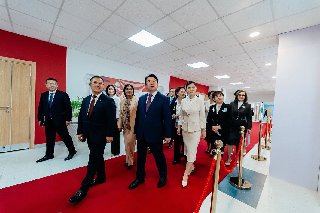 ҚР ОҚУ-АҒАРТУ МИНИСТРІ ҒАНИ БЕКТАЙҰЛЫ БЕЙСЕМБАЕВ ЖАЙЛЫ МЕКТЕБІМІЗГЕ АРНАЙЫ КЕЛДІ…