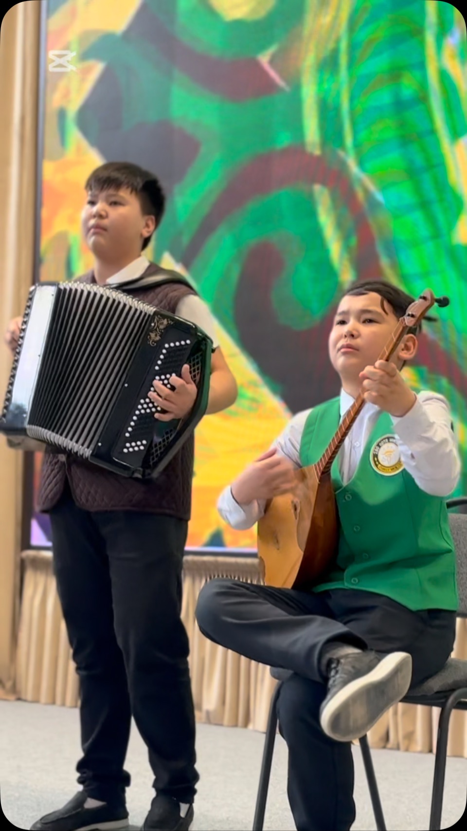 🏫 ✨ ЖАЙЛЫ МЕКТЕПТЕ “SAMRUK-KAZYNA CONSTRUCTION” ҰЖЫМЫ ҚОНАҚТА. 🎼Музыка, эмоция,…